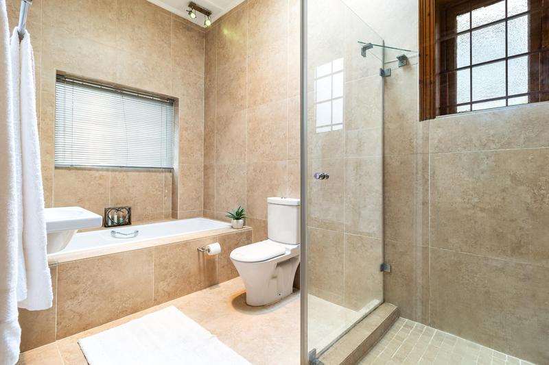 5 Bedroom Property for Sale in Observatory Western Cape